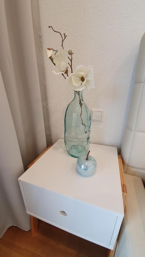 Ella'S Lounge - Besonders Geniessen Apartment Singen Bagian luar foto